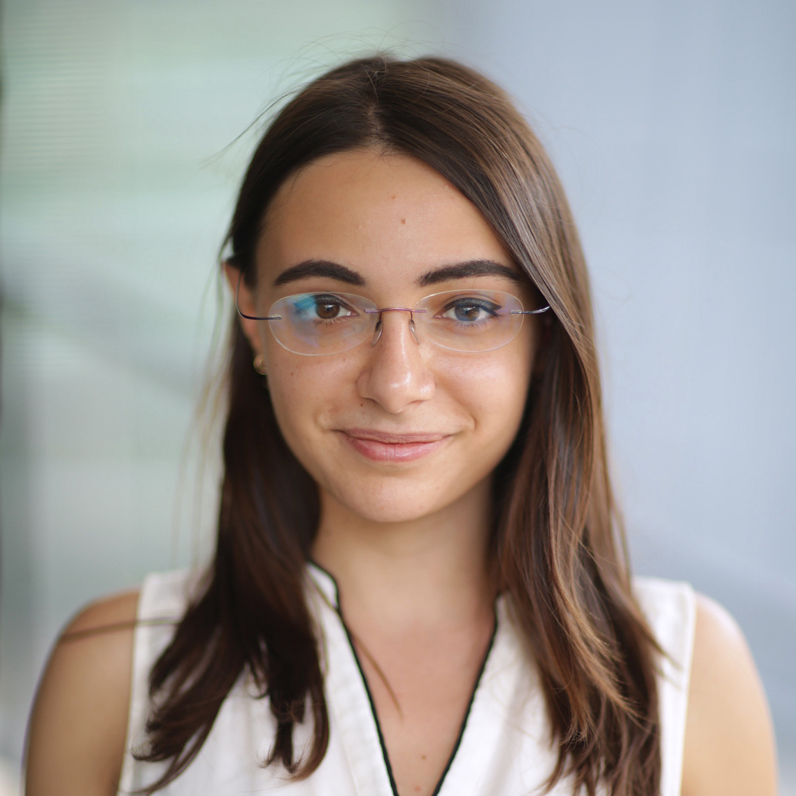 anaandreeastoica-headshot.jpg
